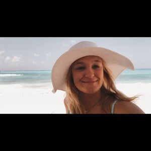 Meet your Posher, Madi